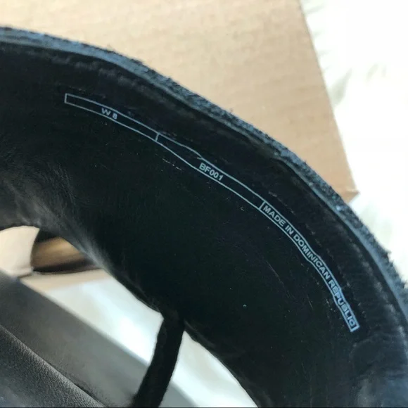 UGG Fringe Thong Sandals - Picture 7 of 7